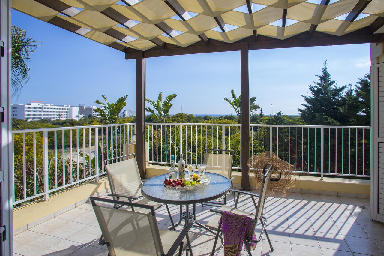 Ayia Napa Tropical Beach Villa Agia Napa Exterior foto
